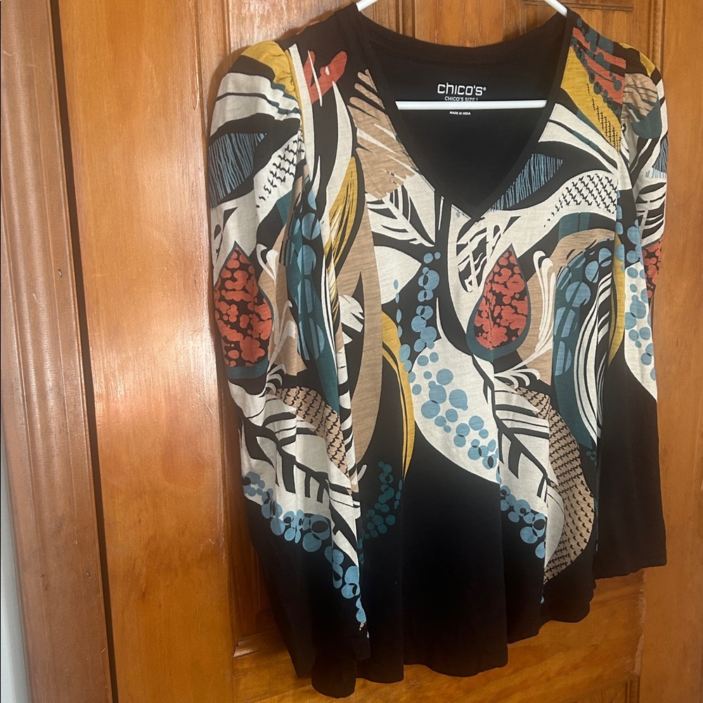 Chico’s Abstract Leaf Pattern V Neck Top - Picture 3 of 7